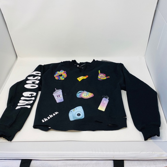 2btorn✌🏻🖤✂️ Other - 2btorn✌🏻🖤✂️**VSCO Girl Sweatshirt**Med. $90